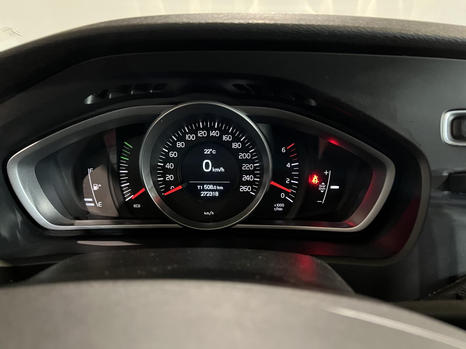 Volvo | V40 | 2.0 D2 Inscription | 2017 | 272.318 km | ZR475X | Geen oordeel