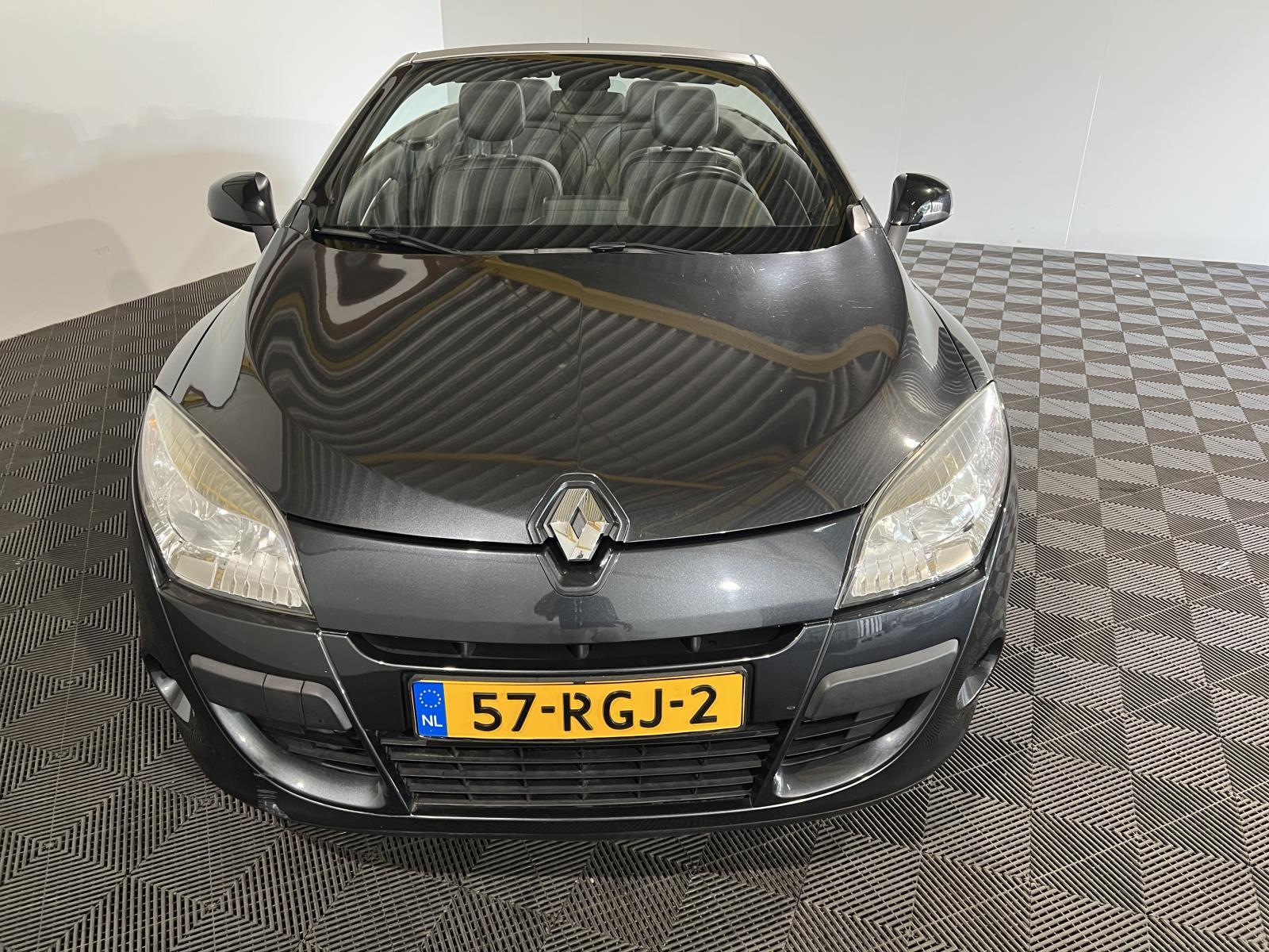 Renault | Mégane Coupé-Cabriolet Automatic | 1.5 dCi Dynamique | 2010 | 129,453 km | 57RGJ2 | No rating