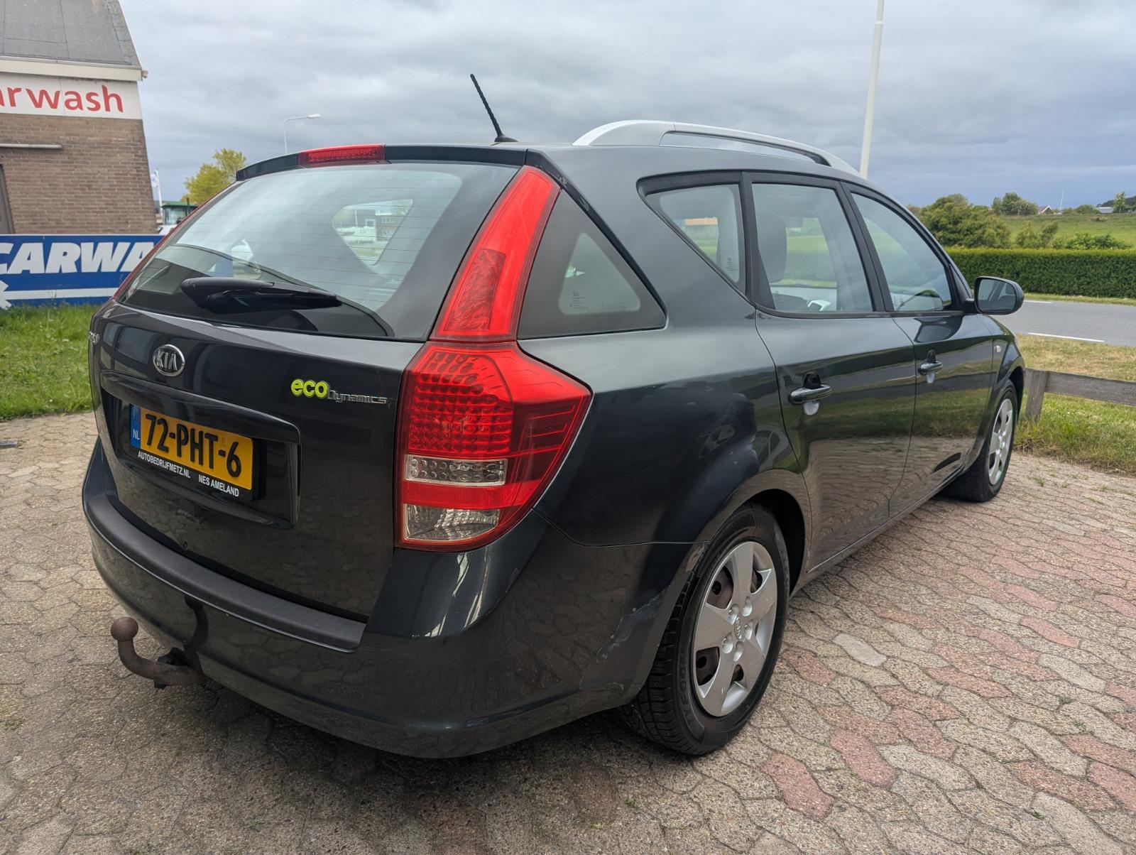 Kia | cee'd Sporty Wagon | 1.4 CVVT X-tra | 2011 | 78,355 km | 72PHT6 | Logical