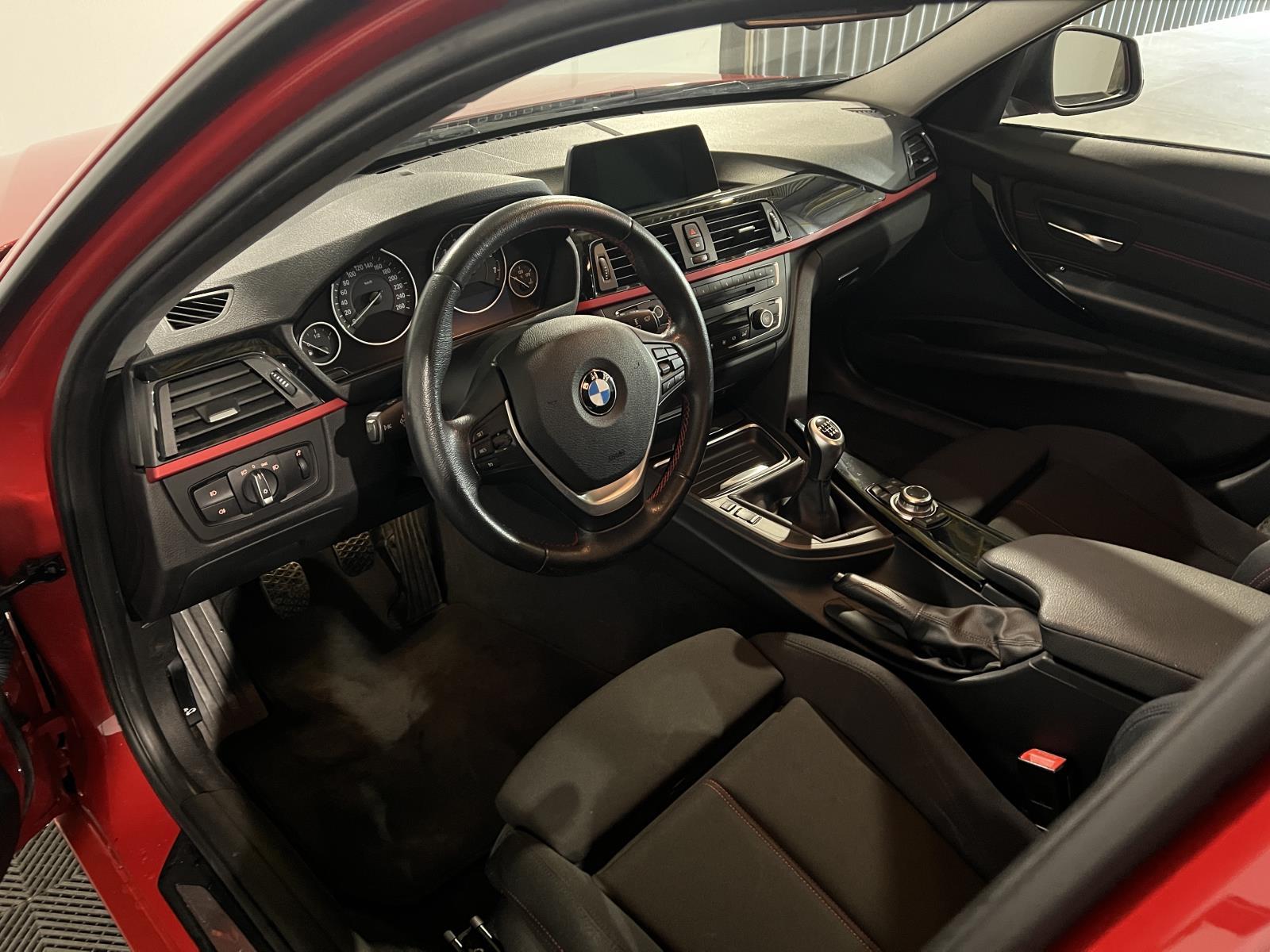 BMW | 3-serie Touring | 316i High Executive | 2013 | 217.549 km | 6SLR17 | Logisch