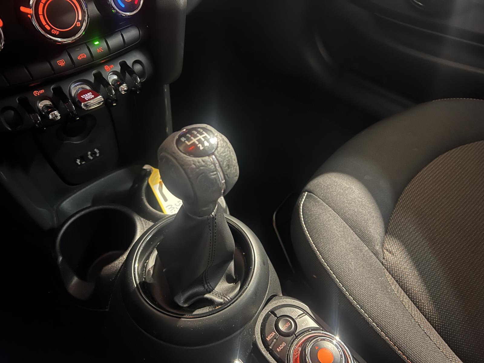 Mini | Mini | 1.5 One D Business | 2017 | 142.759 km | T399NN | Geen oordeel