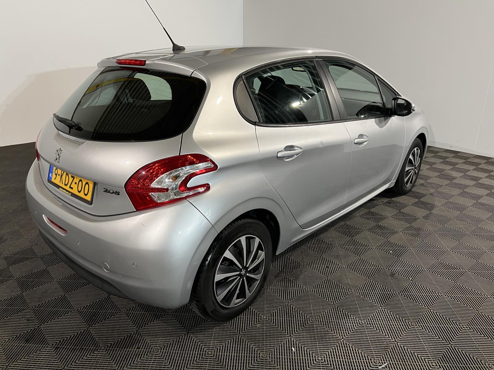 Peugeot | 208 | 1.2 VTi Envy | 2013 | 112.888 km | 9KDZ00 | Logisch