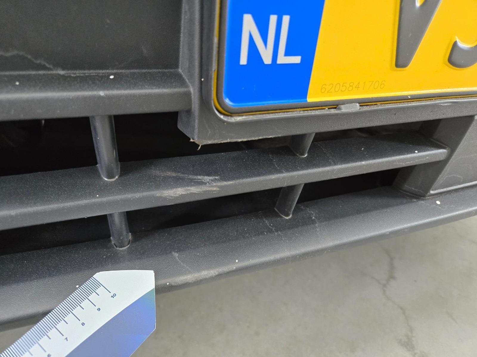 Volkswagen Crafter 35 2.0 TDI L3H3 Comfortline | 2022 | 49.279 km | Automaat | VJX98X | NAP: Logisch