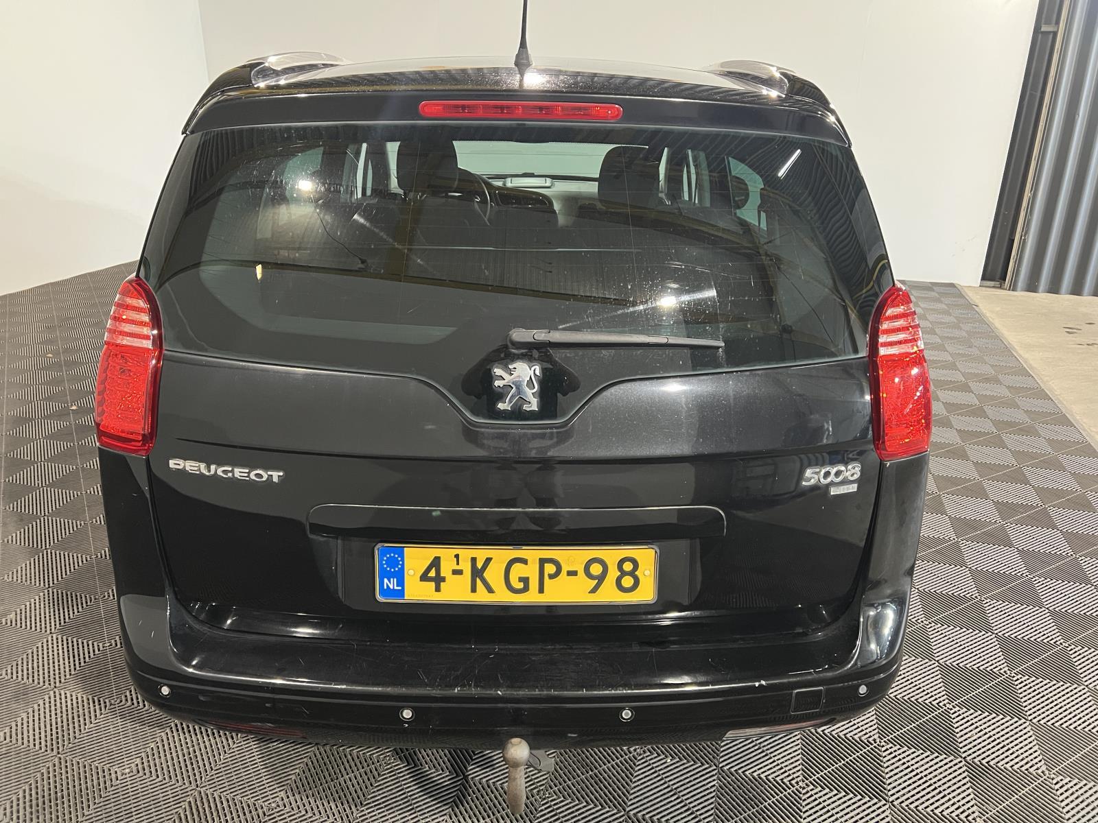 Peugeot | 5008 | 1.6 e-HDi Style 5p. | 2013 | 277.209 km | 4KGP98 | Logisch