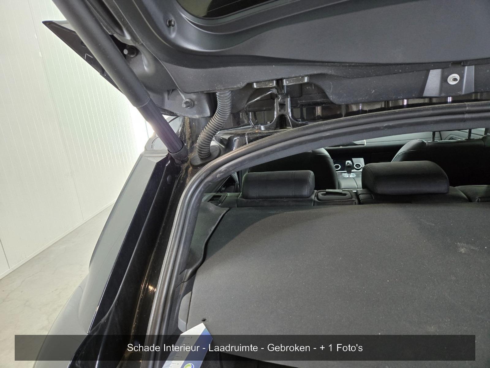 Land Rover Range Rover Evoque 2.0 D150 AWD R-Dynamic SE | 2020 | 148.249 km | Automaat | R027KF | NAP: Geen oordeel
