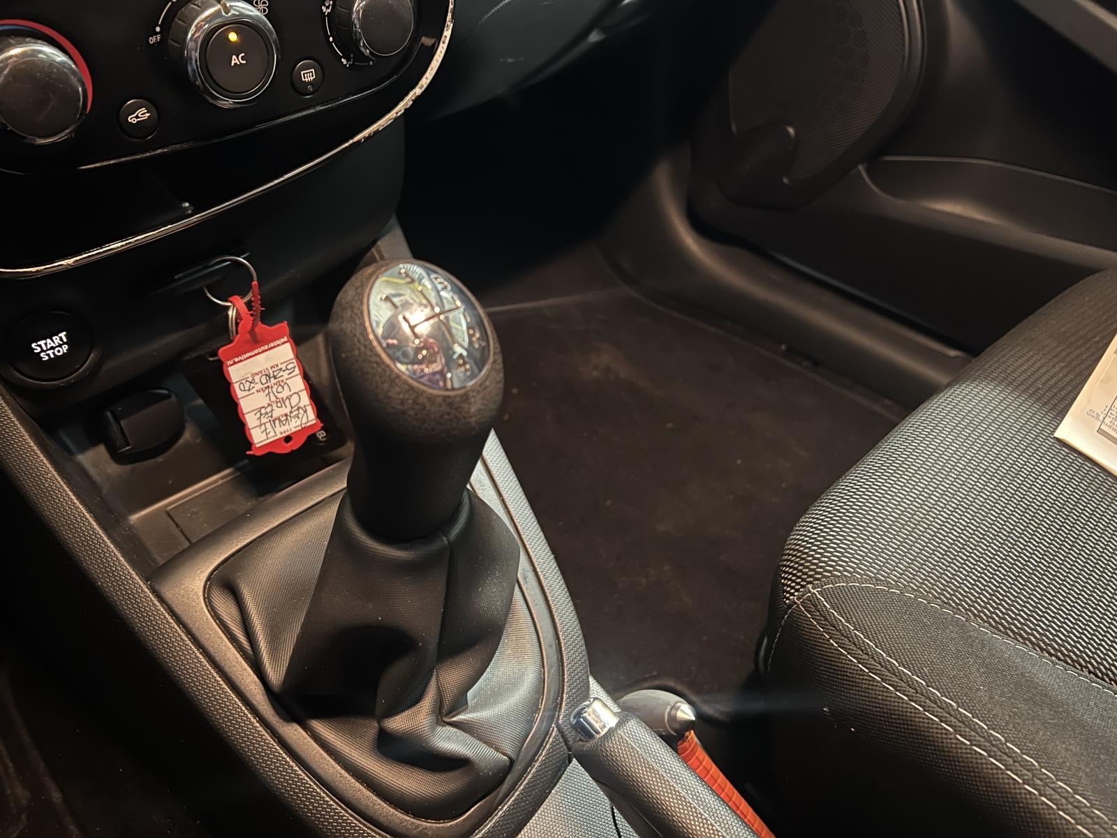 Renault | Clio Estate | 1.5 dCi ECO Expression | 2015 | 295.474 km | 5ZHD20 | Logisch