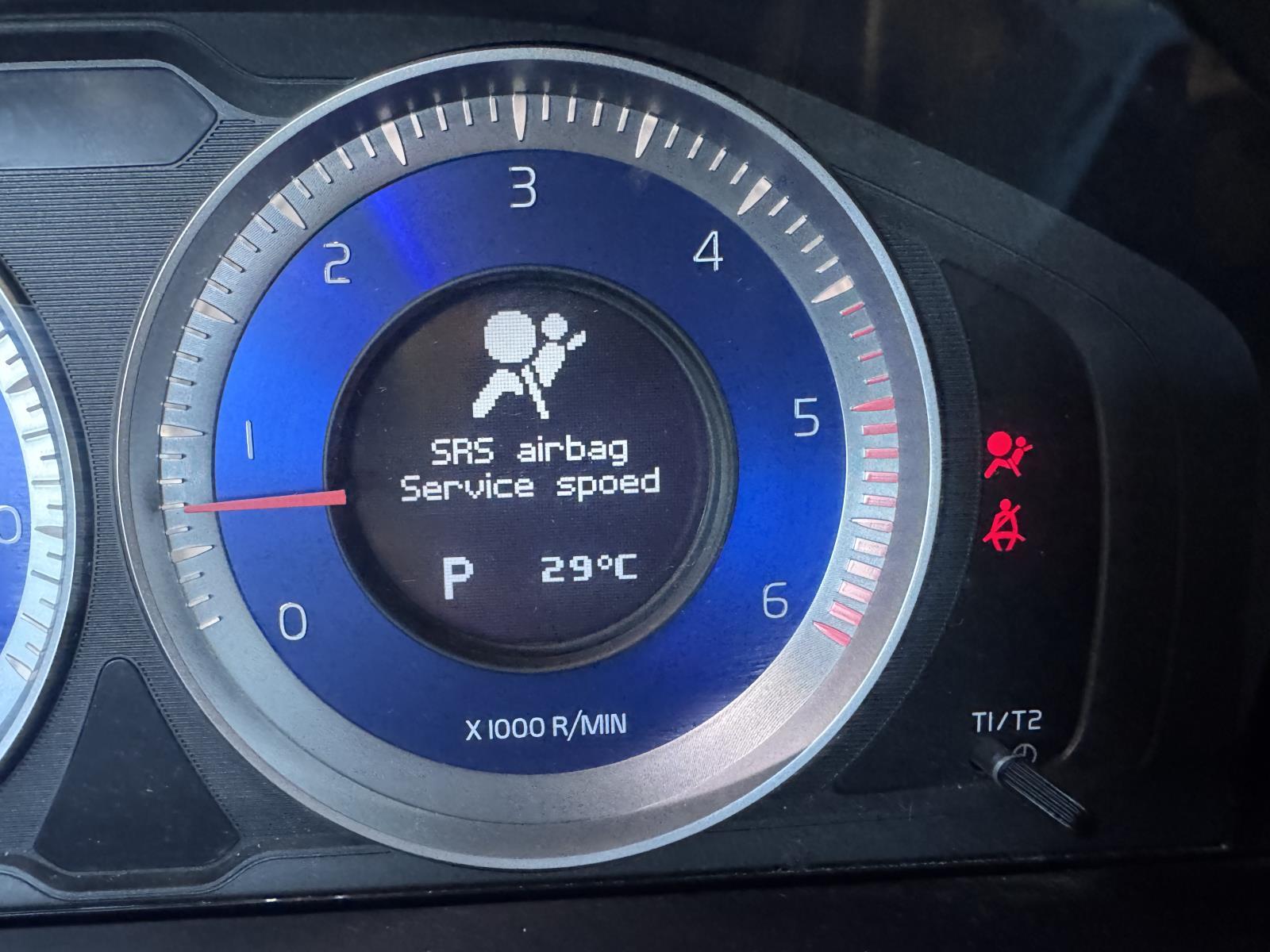 Volvo | XC60 | 2.4 D5 AWD Summum Automatic | 2012 | 300,675 km | GZ307G | No rating