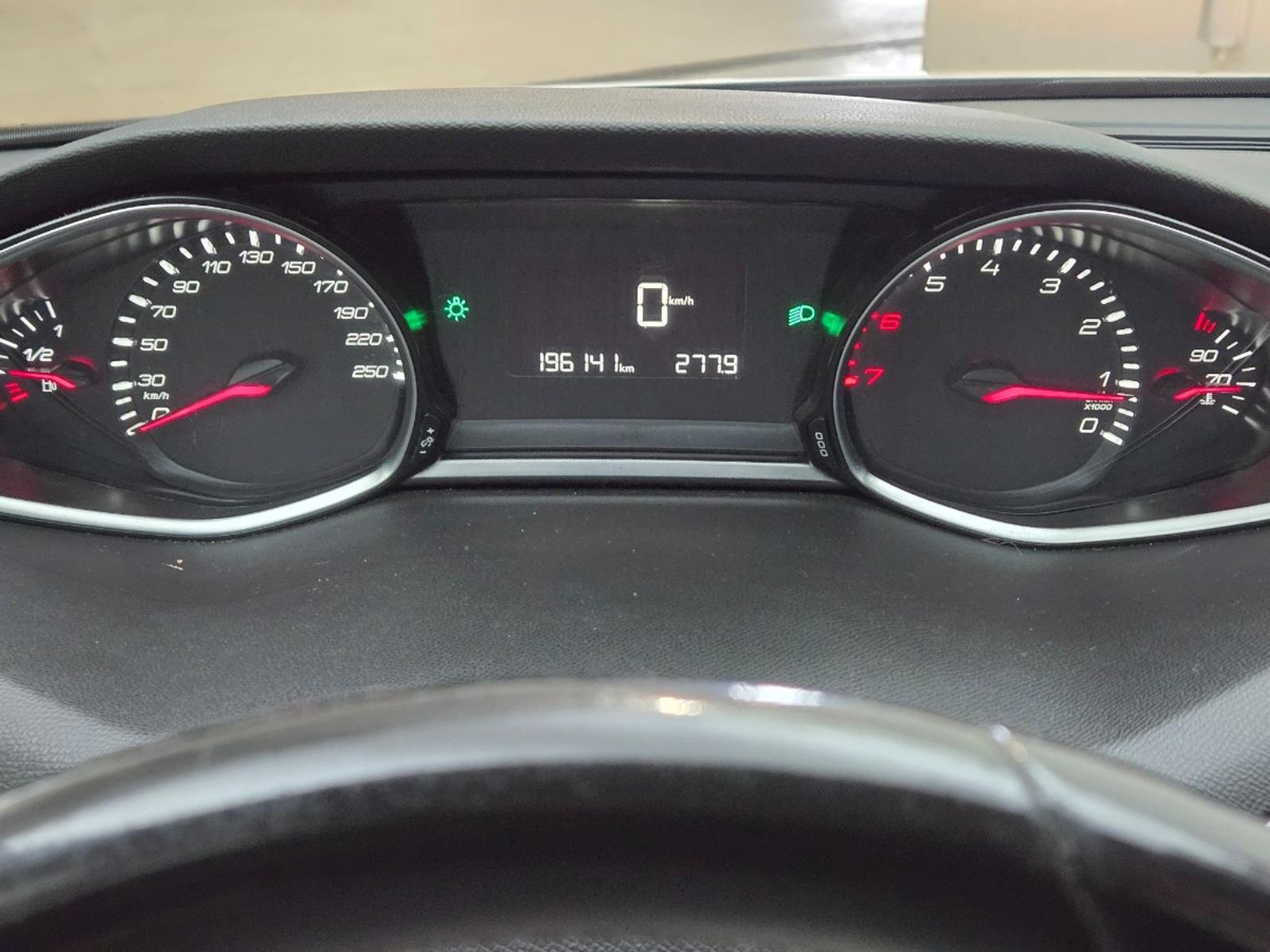 Peugeot 308 SW 1.2 PureTech Blue Lease | 2015 | 196,141 km | GV483G | NAP: Logical