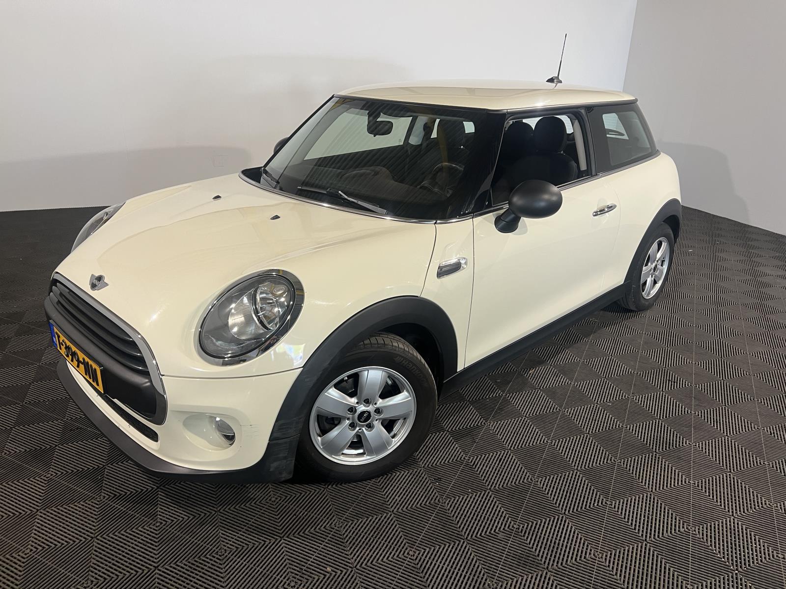 Mini | Mini | 1.5 One D Business | 2017 | 142.759 km | T399NN | Geen oordeel