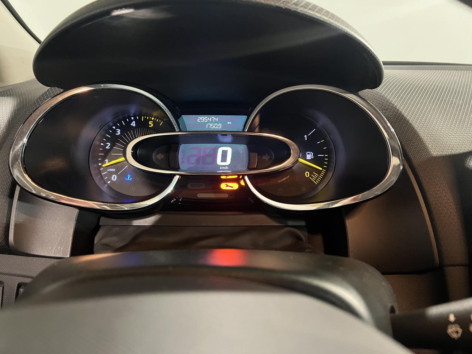 Renault | Clio Estate | 1.5 dCi ECO Expression | 2015 | 295.474 km | 5ZHD20 | Logisch