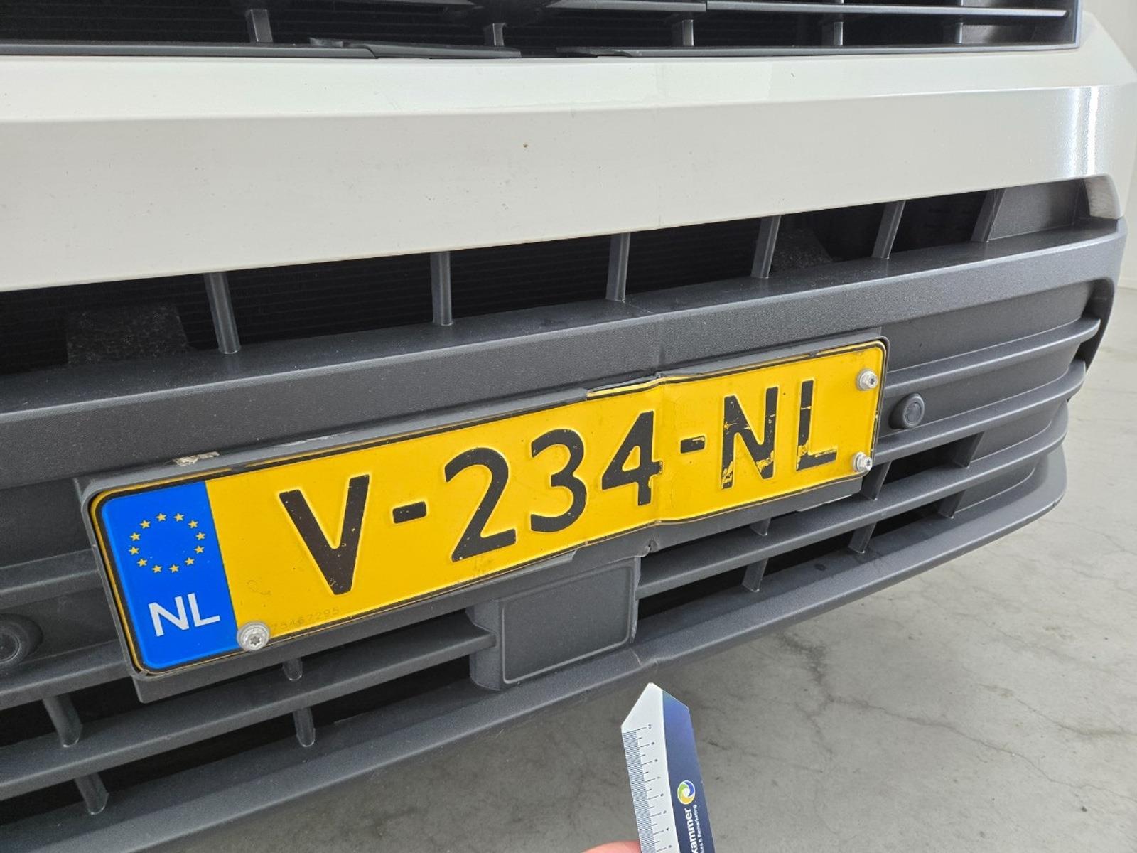 Volkswagen Crafter 35 2.0 TDI L3H3 EL Highline | 2018 | 217.427 km | V234NL | NAP: Logisch