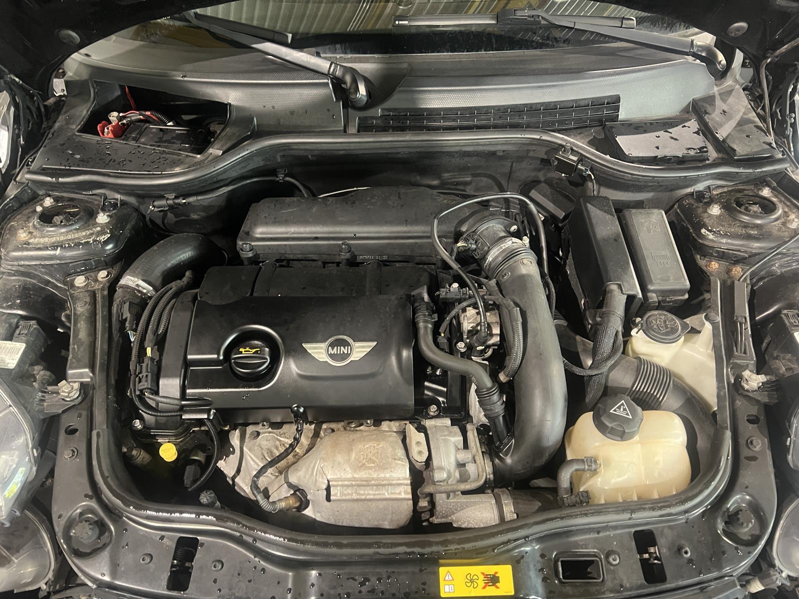 MINI | 3-Door | 1.6 Cooper S Chili | 2011 | 177,178 km | H797GH | No rating