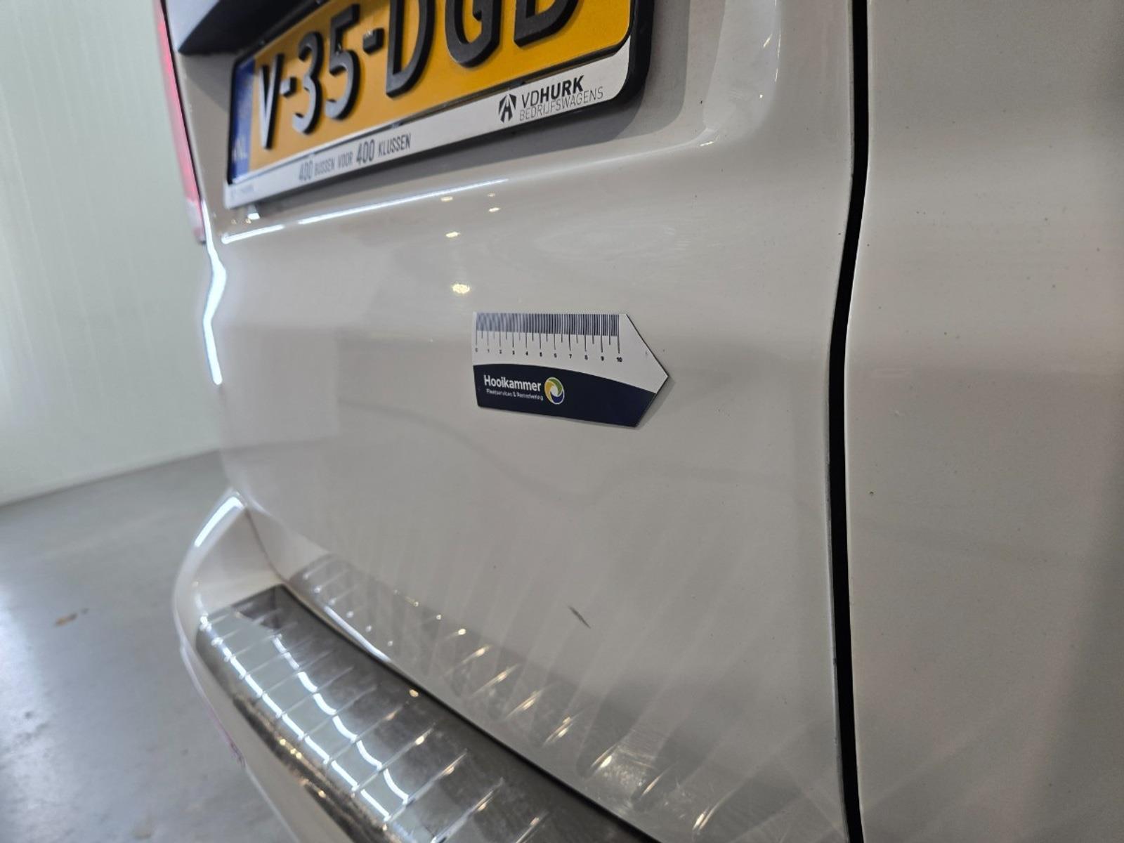Volkswagen Transporter 2.0 TDI L2H1 30 Bulli | 2020 | 215.030 km | Automaat | V35DGB | NAP: Geen oordeel