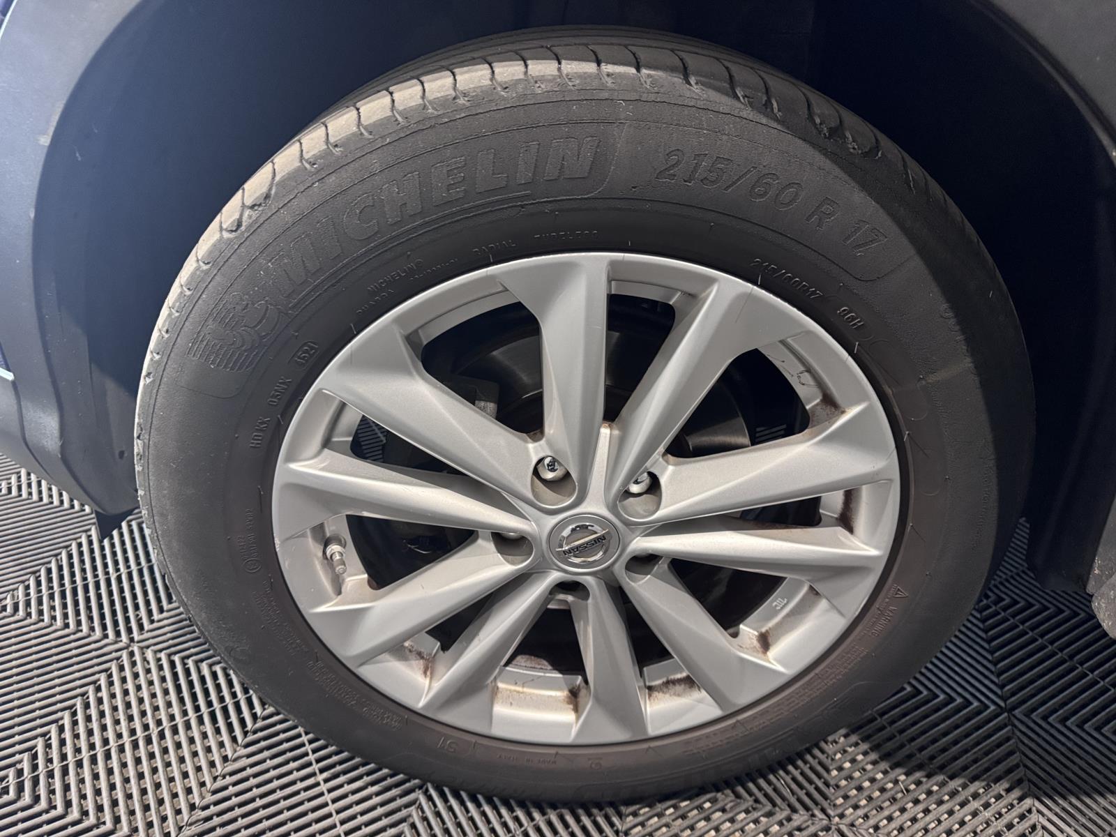 Nissan | Qashqai | 1.2 Connect Edition | 2015 | 158.347 km | HN588Z | Geen oordeel