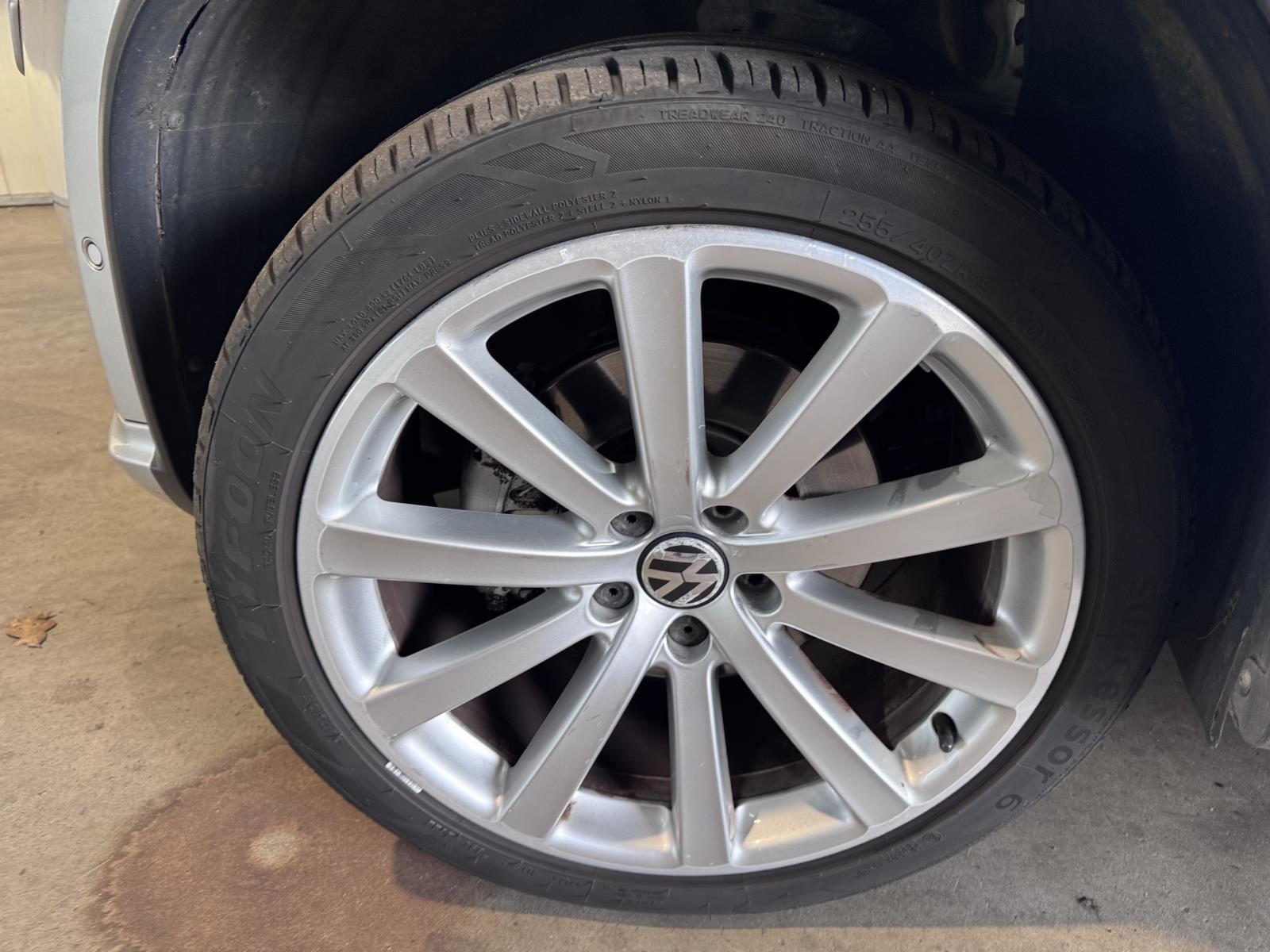 Volkswagen | Tiguan | 2.0 TSI Sport&Style 4Motion | 2010 | 238.688 km | NP654R | Geen oordeel