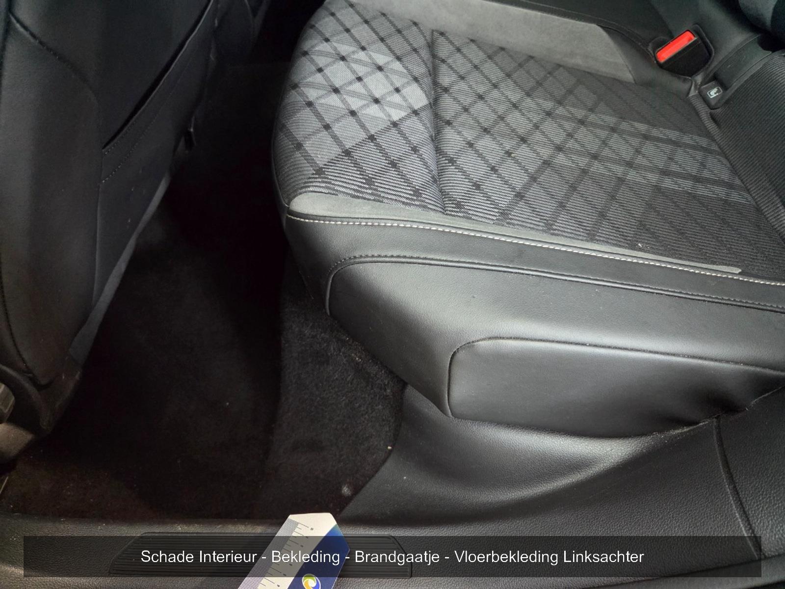 Volkswagen Golf 1.5 eTSI R-Line | 2023 | 105,636 km | Automatic | GJV33B | NAP: No rating