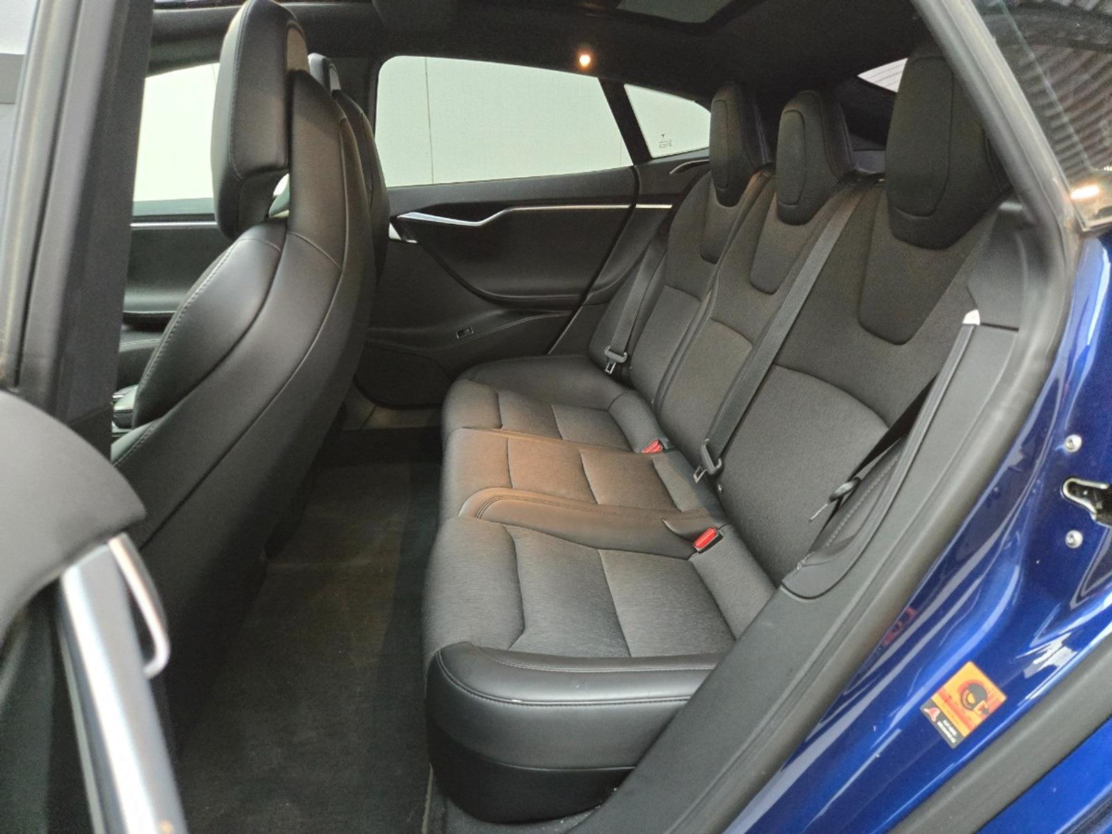 Tesla Model S 75D Base | 2017 | 152,011 km | Automatic | RG038L | NAP: Makes sense