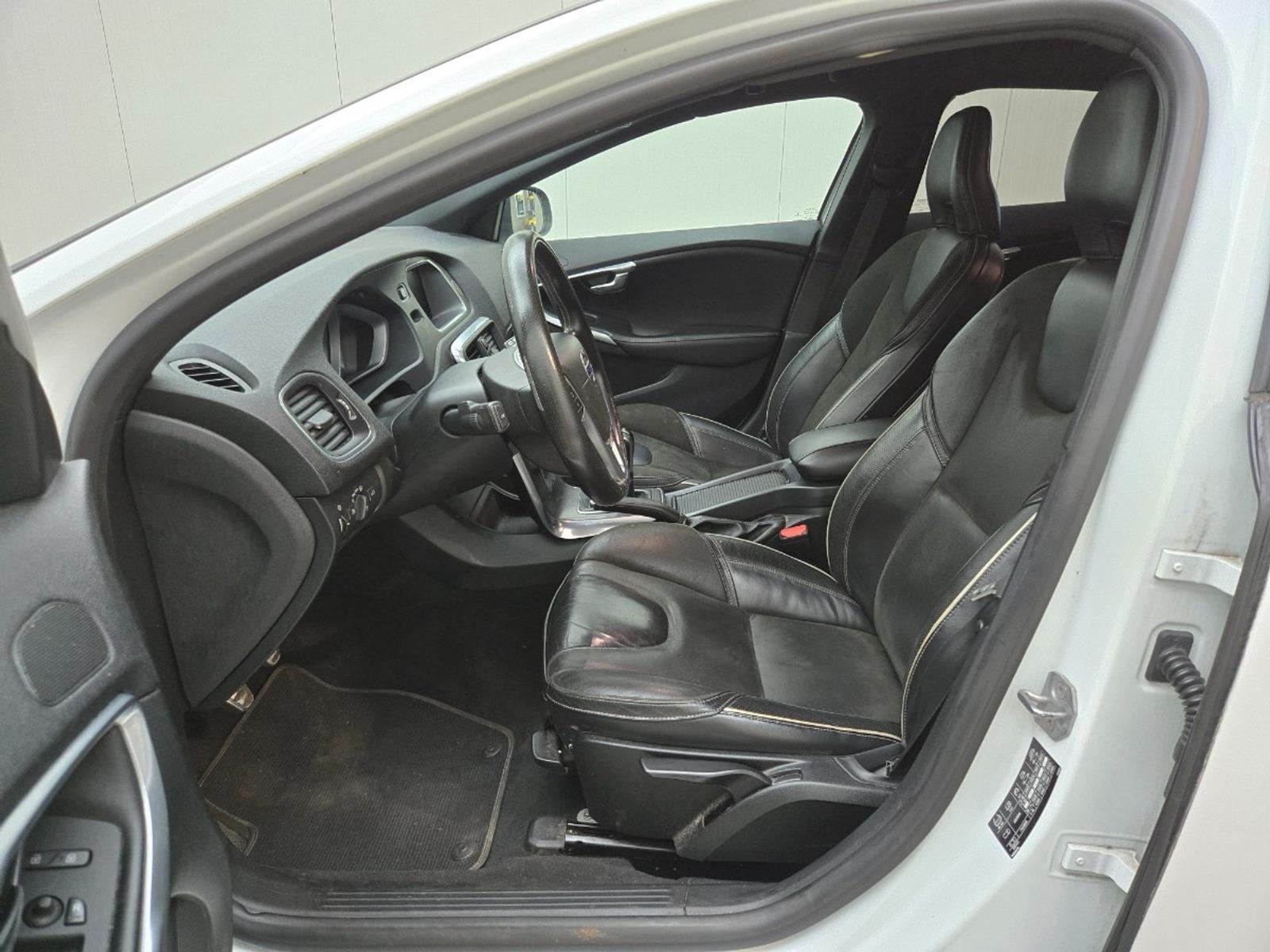 Volvo V40 2.0 D2 R-Design Business | 2015 | 445.268 km | GT723H | NAP: Logisch