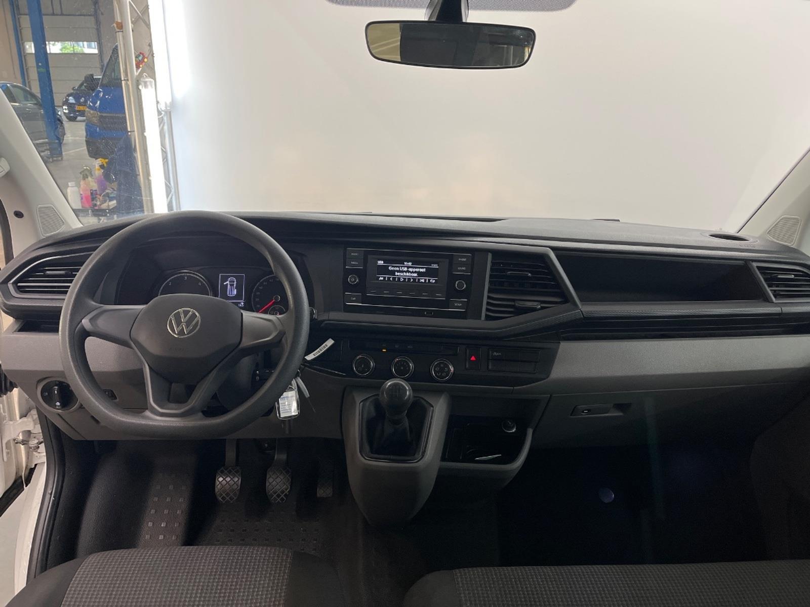 Volkswagen Transporter Kombi 2.0 TDI L2H1 Personenbus | 2023 | 261.836 km | T075PV | NAP: Logisch