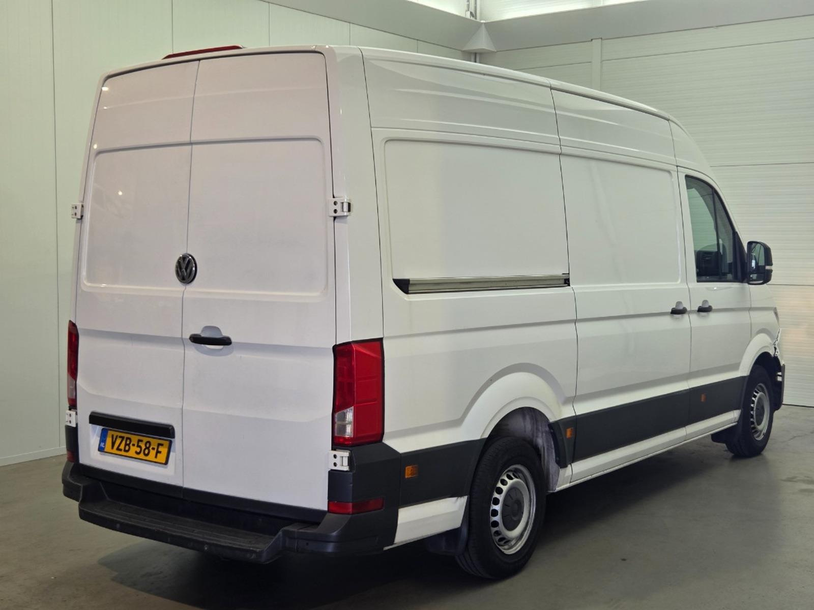 Volkswagen Crafter 35 2.0 TDI L3H3 DC Trendline | 2018 | 181.960 km | Automaat | VZB58F | NAP: Geen oordeel
