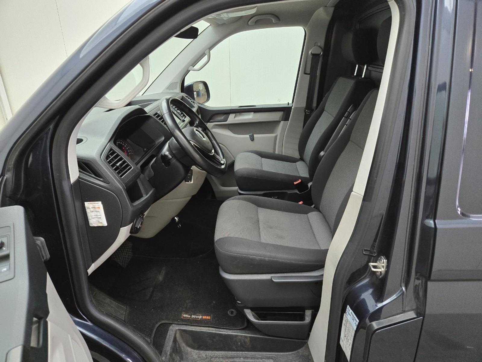 Volkswagen Transporter 2.0 TDI L1H1 Highline | 2019 | 212,172 km | Automatic | VDB63Z | NAP: Makes sense