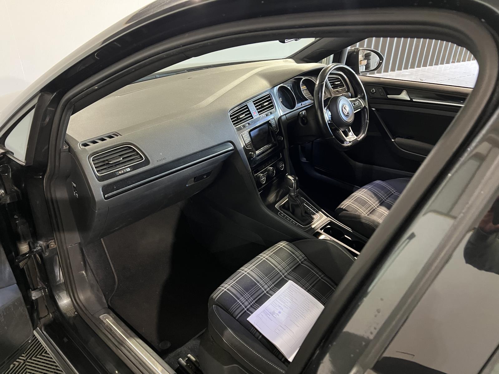 Volkswagen | Golf | 2.0 TDI GTD | 2015 | 303.239 km | R807RV | Geen oordeel