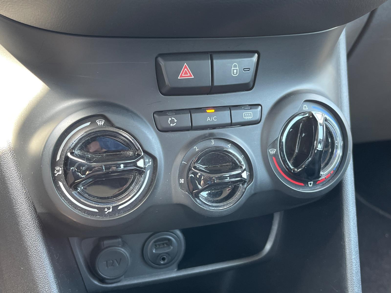 Peugeot 208 1.2 PureTech Blue Lion | 2017 | 80,157 km | RH680X | NAP: Makes sense