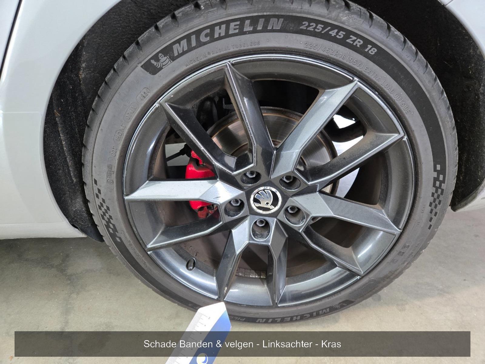 Skoda Octavia Combi 2.0 TSI RS 230 Business Stationwagen | 2016 | 206.139 km | Automaat | X330DT | NAP: Geen oordeel
