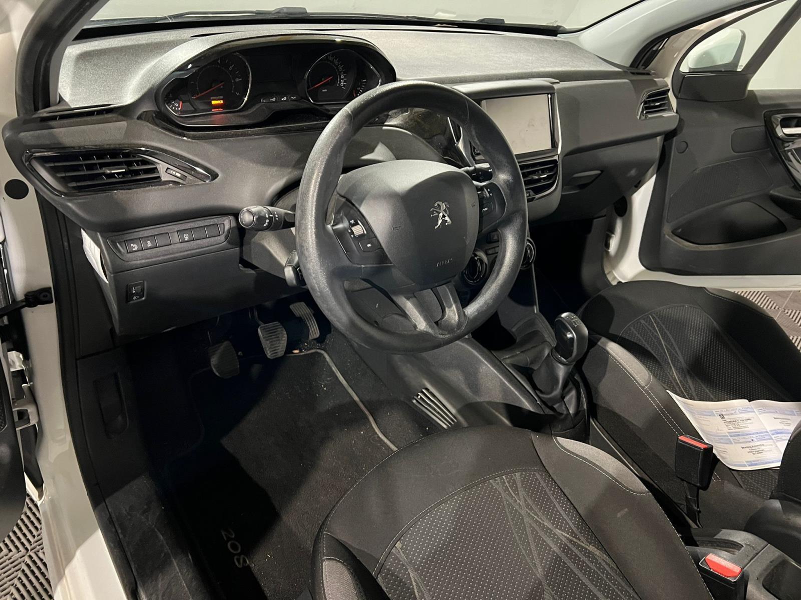 Peugeot | 208 | 1.0 PureTech LIKE | 2015 | 91.234 km | ZK160N | Geen oordeel