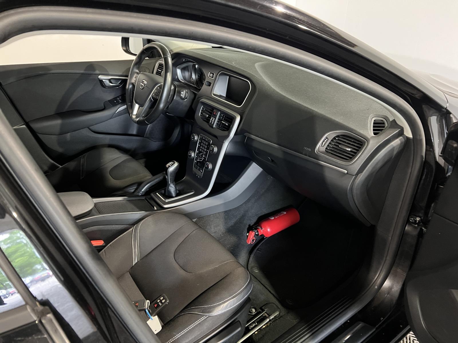 Volvo | V40 | 2.0 D2 Inscription | 2017 | 272.318 km | ZR475X | Geen oordeel