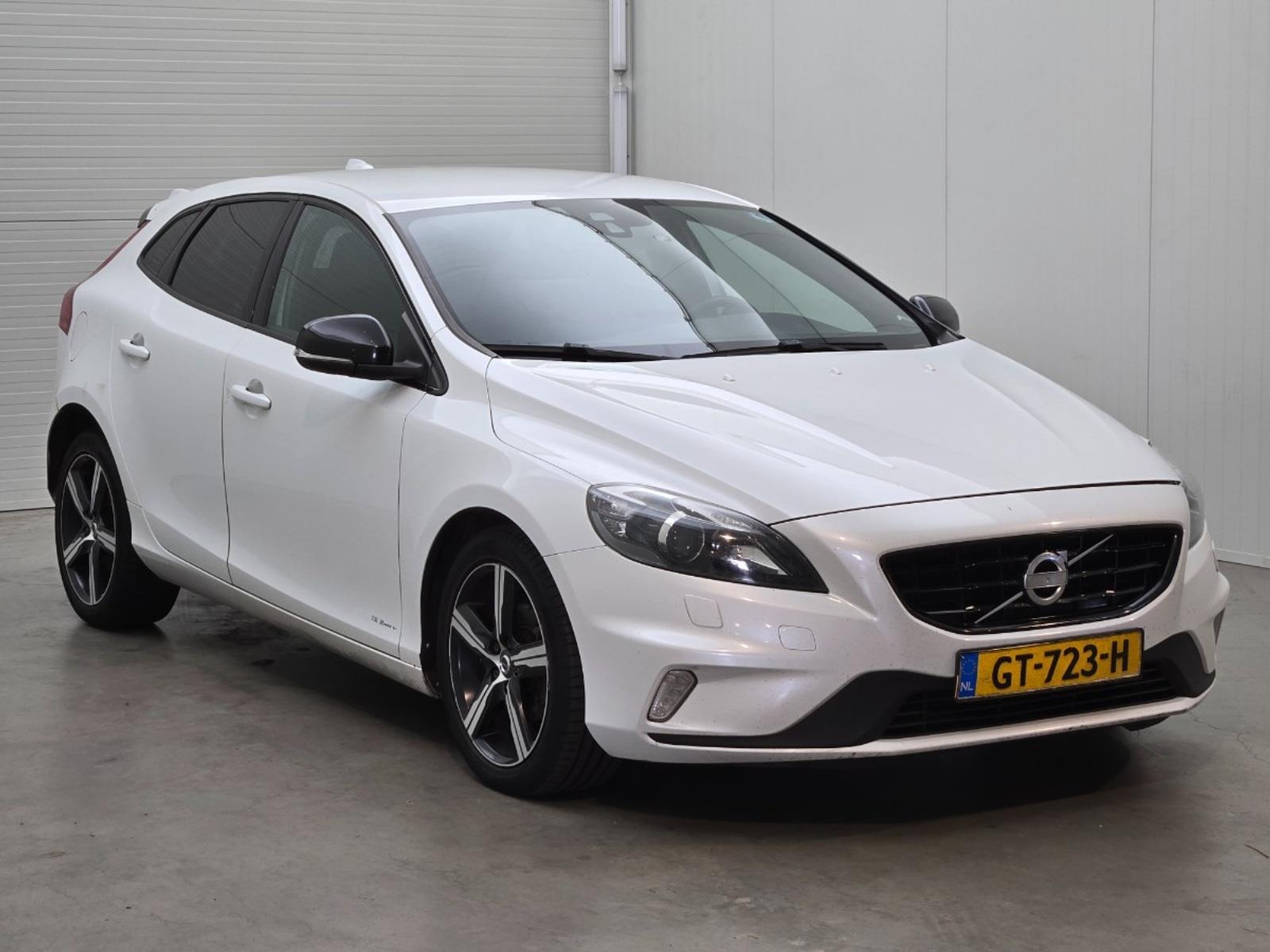 Volvo V40 2.0 D2 R-Design Business | 2015 | 445.268 km | GT723H | NAP: Logisch