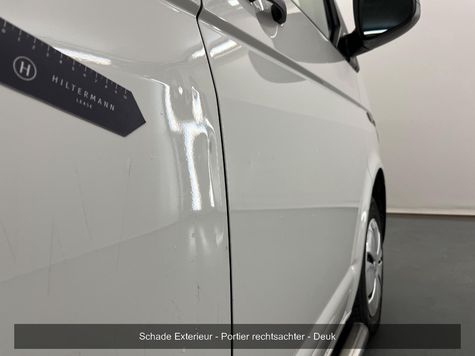 Volkswagen Transporter 2.0 TDI L2H1 28 Highline | 2023 | 254,353 km | Automatic | VVT58L | NAP: Makes sense
