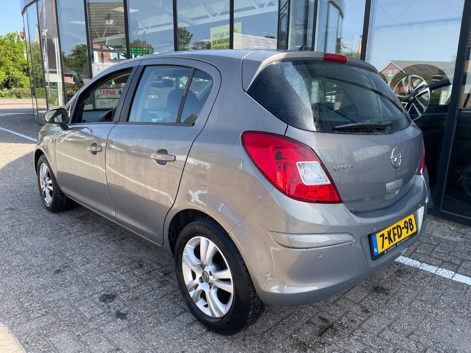 Opel Corsa 1.4-16V Design Edition | 2013 | 90,769 km | 7KFD98 | NAP: Makes sense
