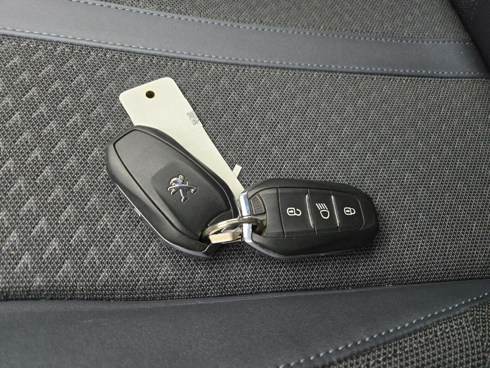 Peugeot 2008 1.2 PureTech Blue Lease Allure | 2020 | 42.292 km | P679DZ | NAP: Geen oordeel