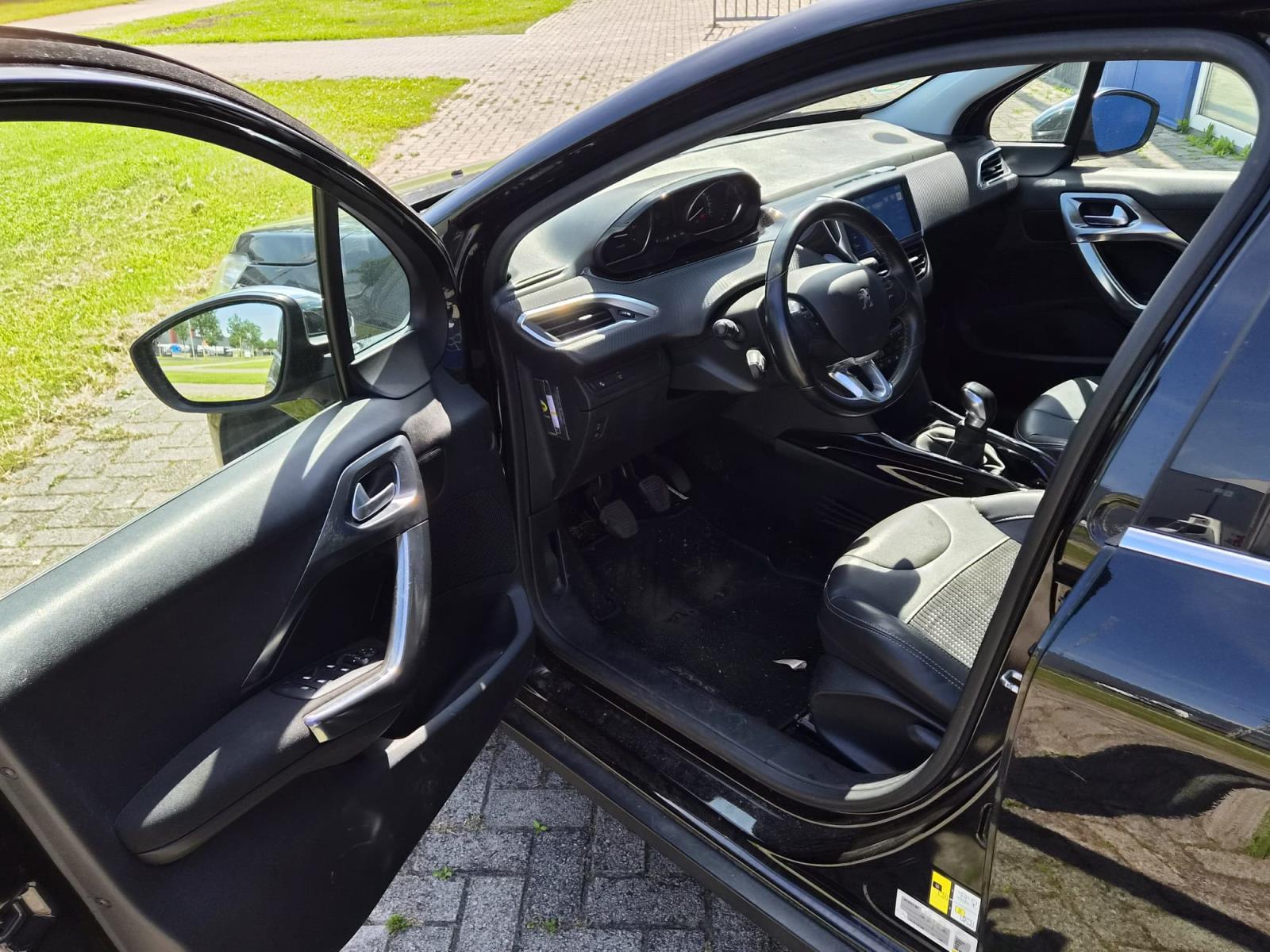 Peugeot | 2008 | 1.2 PureTech Féline | 2016 | 150,400 km | PF276X | No rating