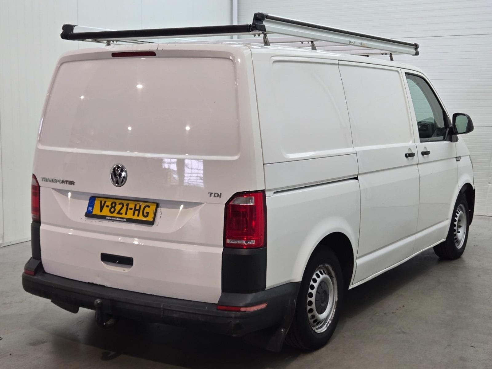 Volkswagen Transporter 2.0 TDI L1H1 Economy | 2017 | 195,324 km | V821HG | NAP: Logical