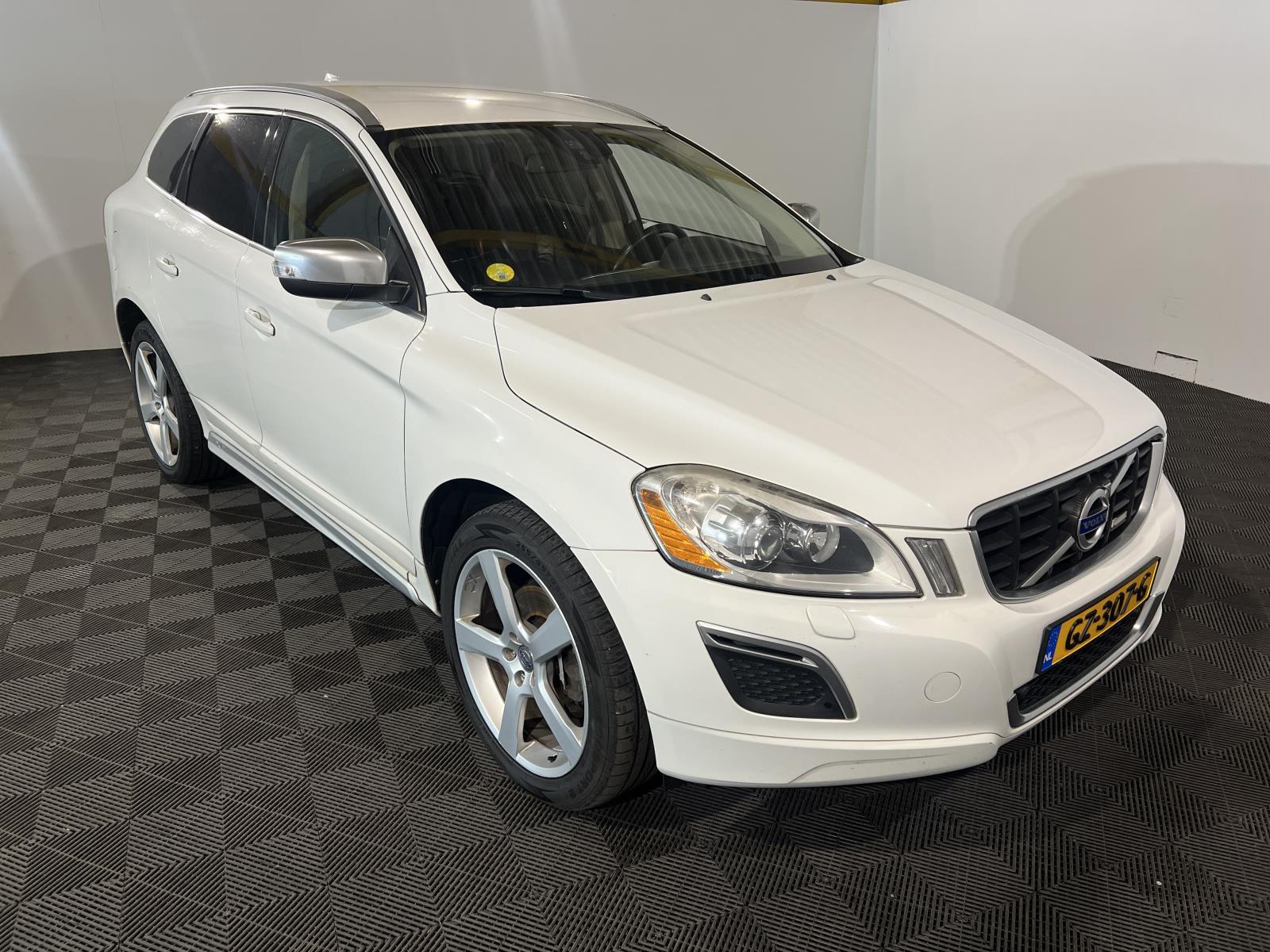 Volvo | XC60 | 2.4 D5 AWD Summum Automatic | 2012 | 300,675 km | GZ307G | No rating