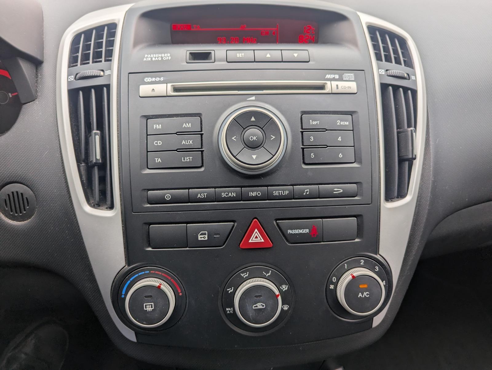 Kia | cee'd Sporty Wagon | 1.4 CVVT X-tra | 2011 | 78,355 km | 72PHT6 | Logical