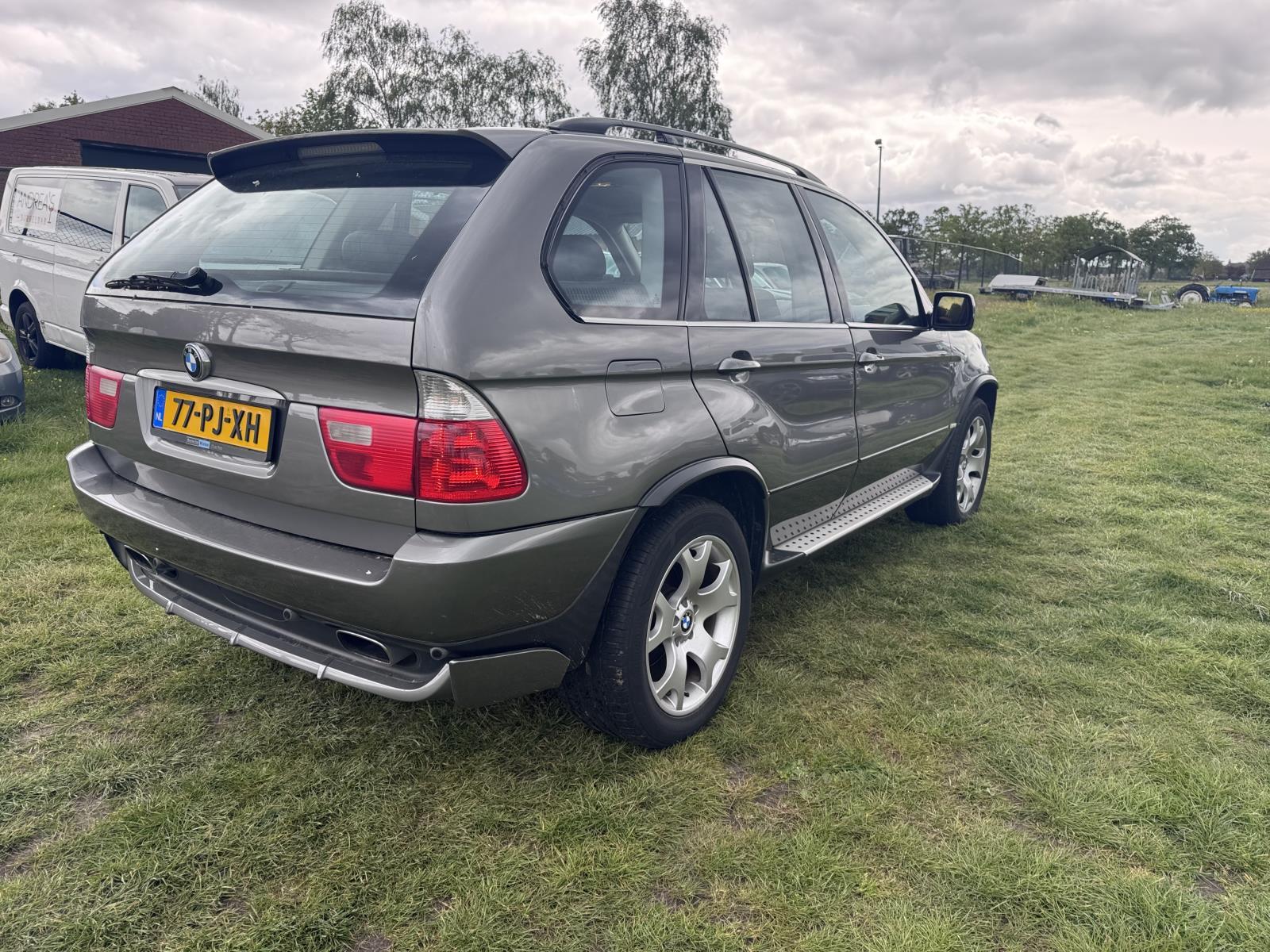 BMW | X5 | 4.4i High Executive | 2004 | 249.995 km | 77PJXH | Logisch