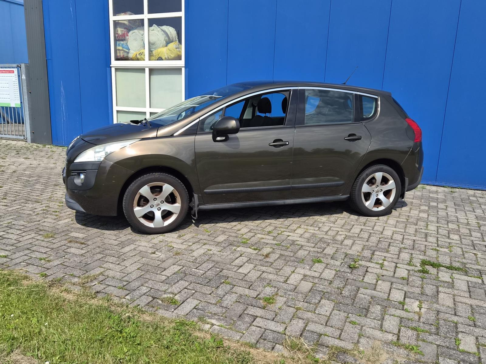 Peugeot | 3008 | 1.6 THP Blue Lease Executive | 2009 | 180,668 km | 57SPV5 | No rating