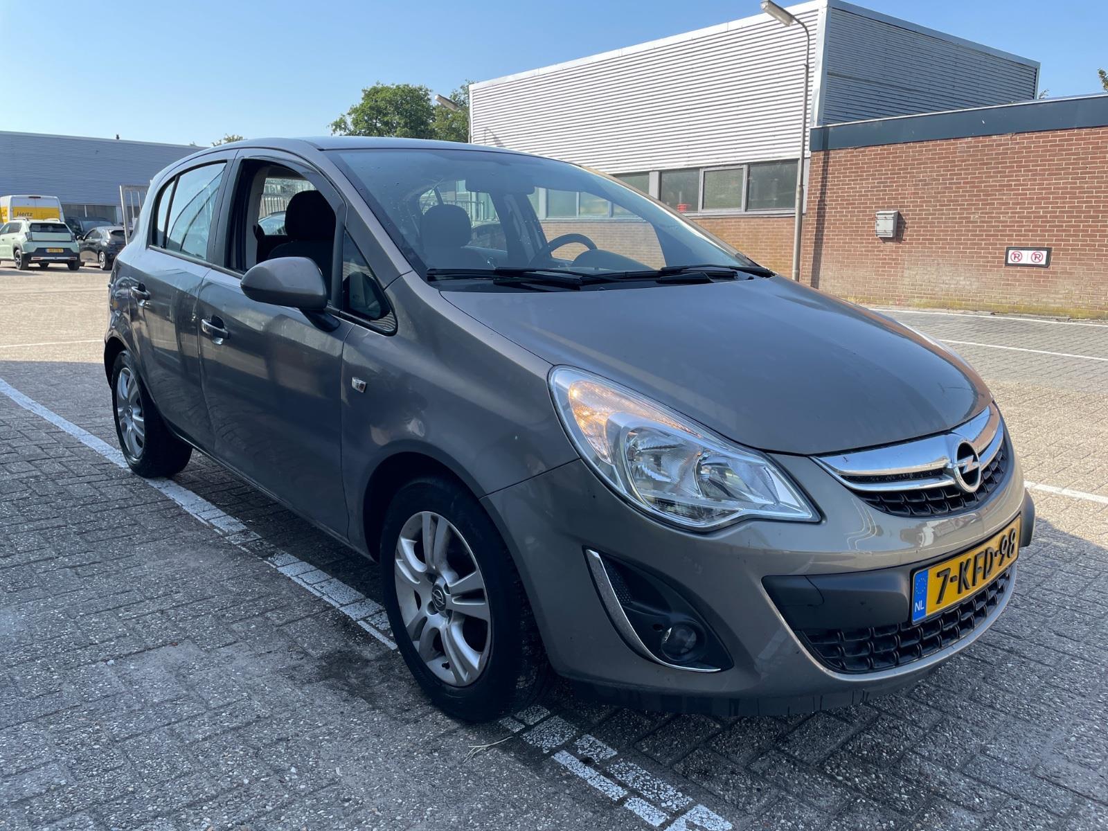 Opel Corsa 1.4-16V Design Edition | 2013 | 90,769 km | 7KFD98 | NAP: Makes sense