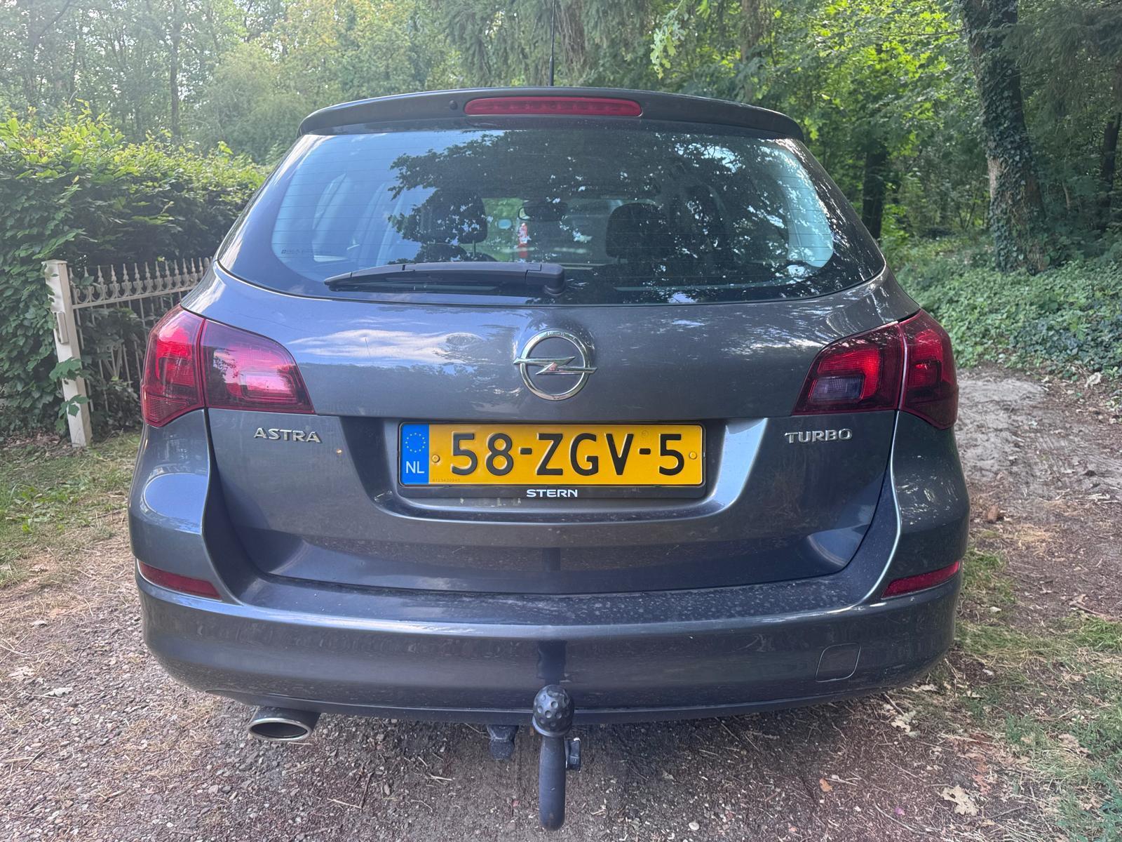 Opel Astra Sports Tourer 1.4 Turbo Cosmo | 2012 | 268,554 km | 58ZGV5 | NAP: Makes sense
