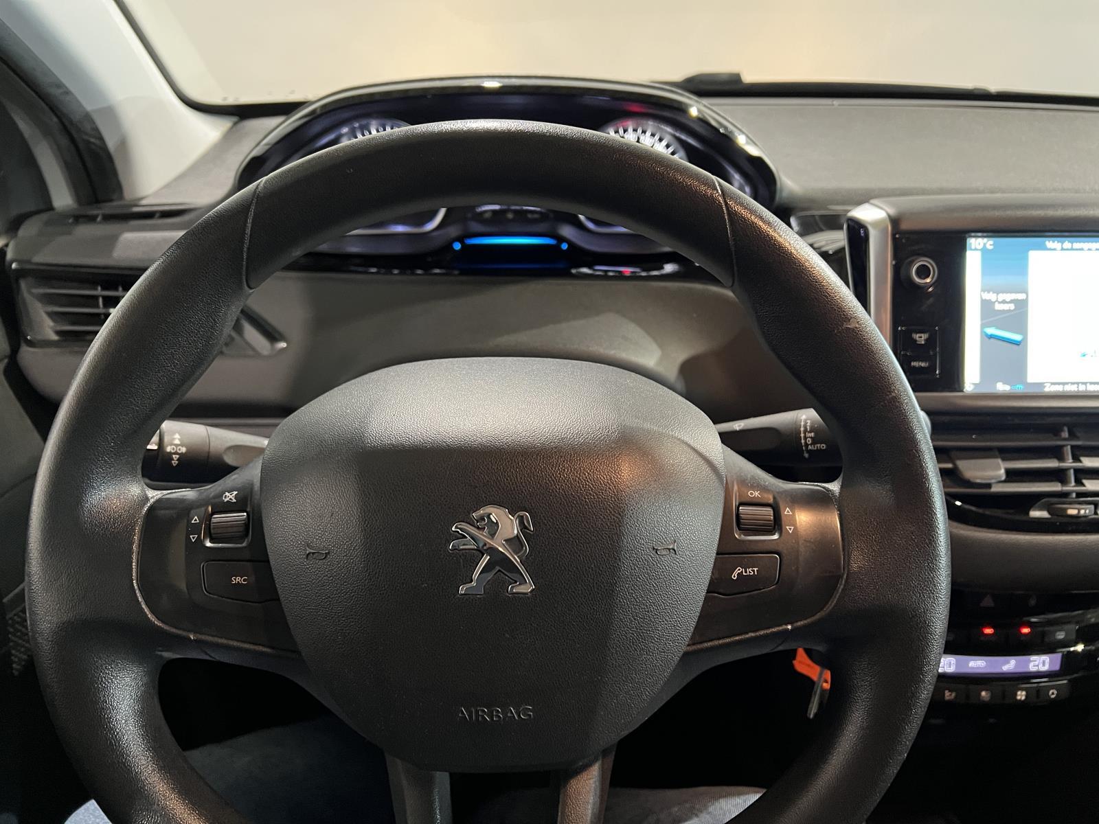Peugeot | 208 | 1.2 VTi Envy | 2013 | 112.888 km | 9KDZ00 | Logisch