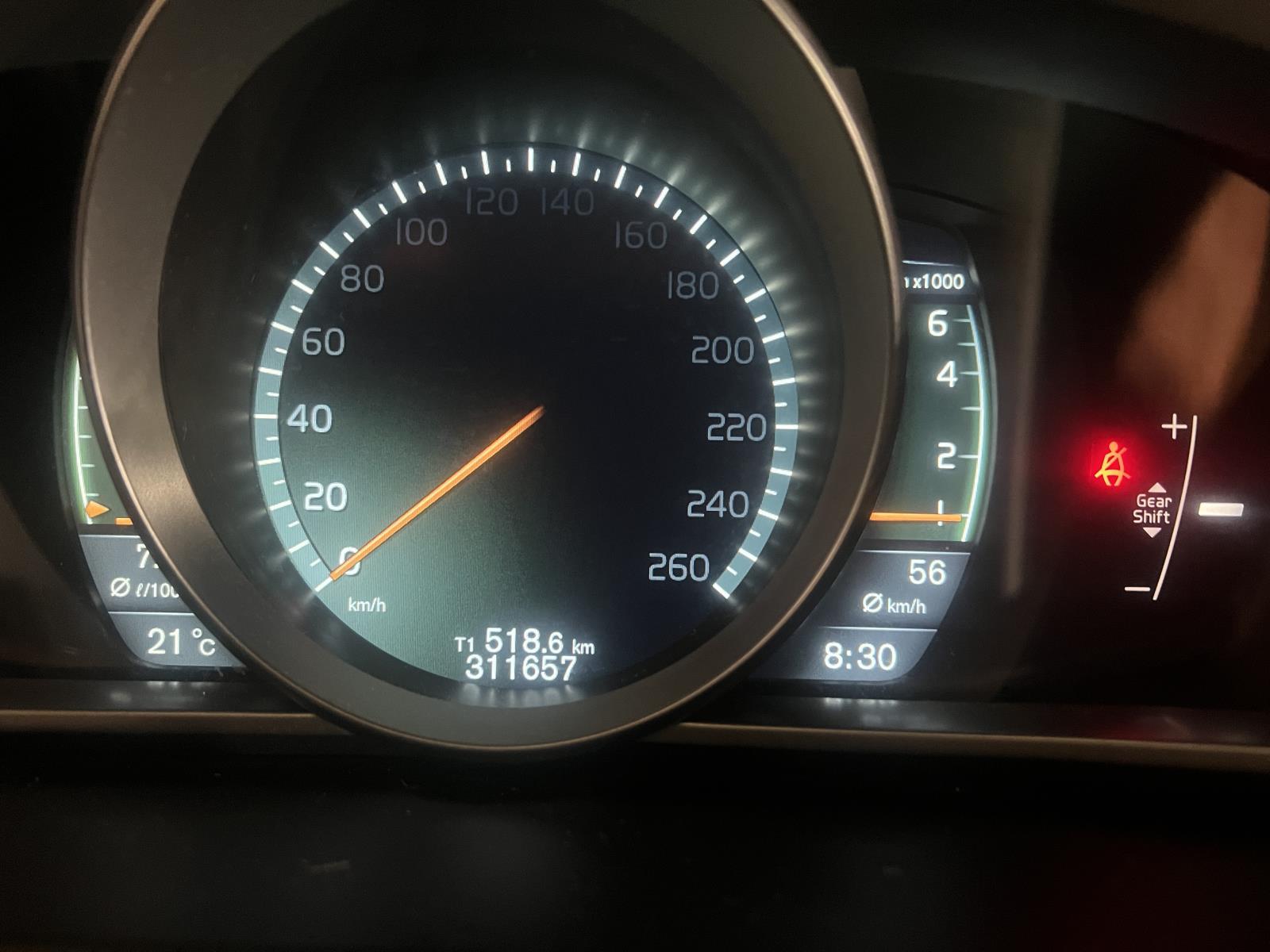Volvo | V40 | 1.6 T3 Momentum | 2013 | 311,657 km | 13ZRN6 | Logical