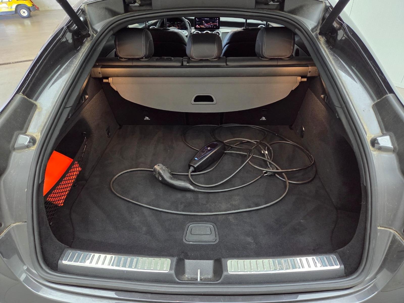Mercedes-Benz GLC-klasse Coupé 300e 4MATIC Business Solution AMG | 2022 | 78.445 km | Automaat | P821KR | NAP: Logisch