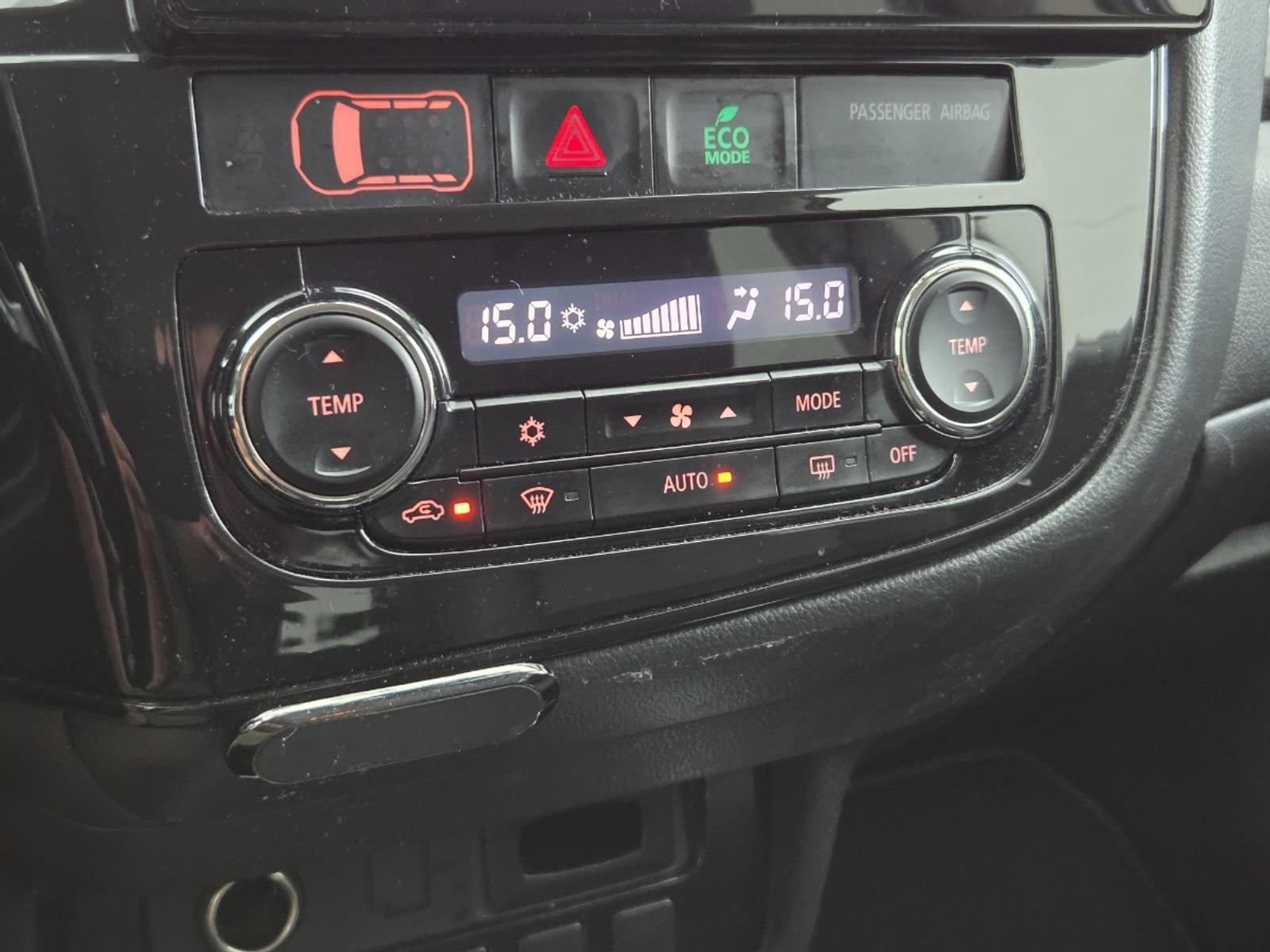 Mitsubishi Outlander 2.0 PHEV Executive Edition | 2015 | 423,443 km | Automatic | HS244V | NAP: Reasonable