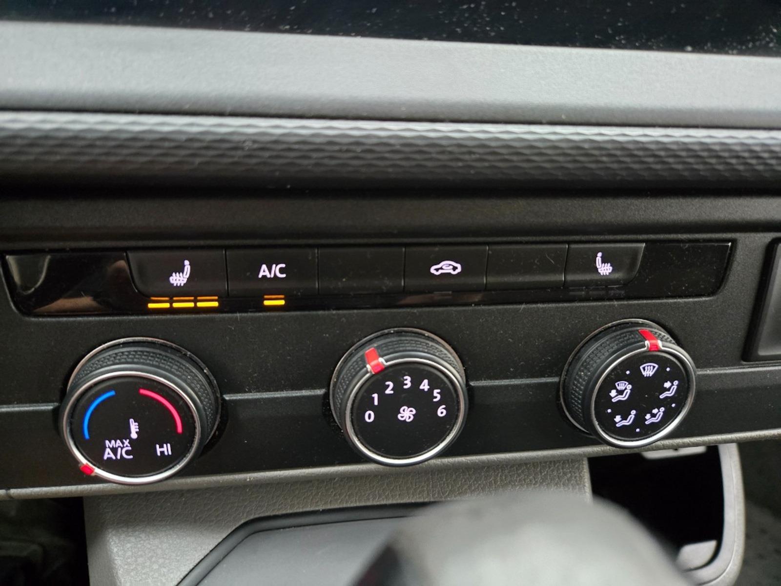 Volkswagen Transporter 2.0 TDI L2H1 30 Bulli | 2020 | 215.030 km | Automaat | V35DGB | NAP: Geen oordeel