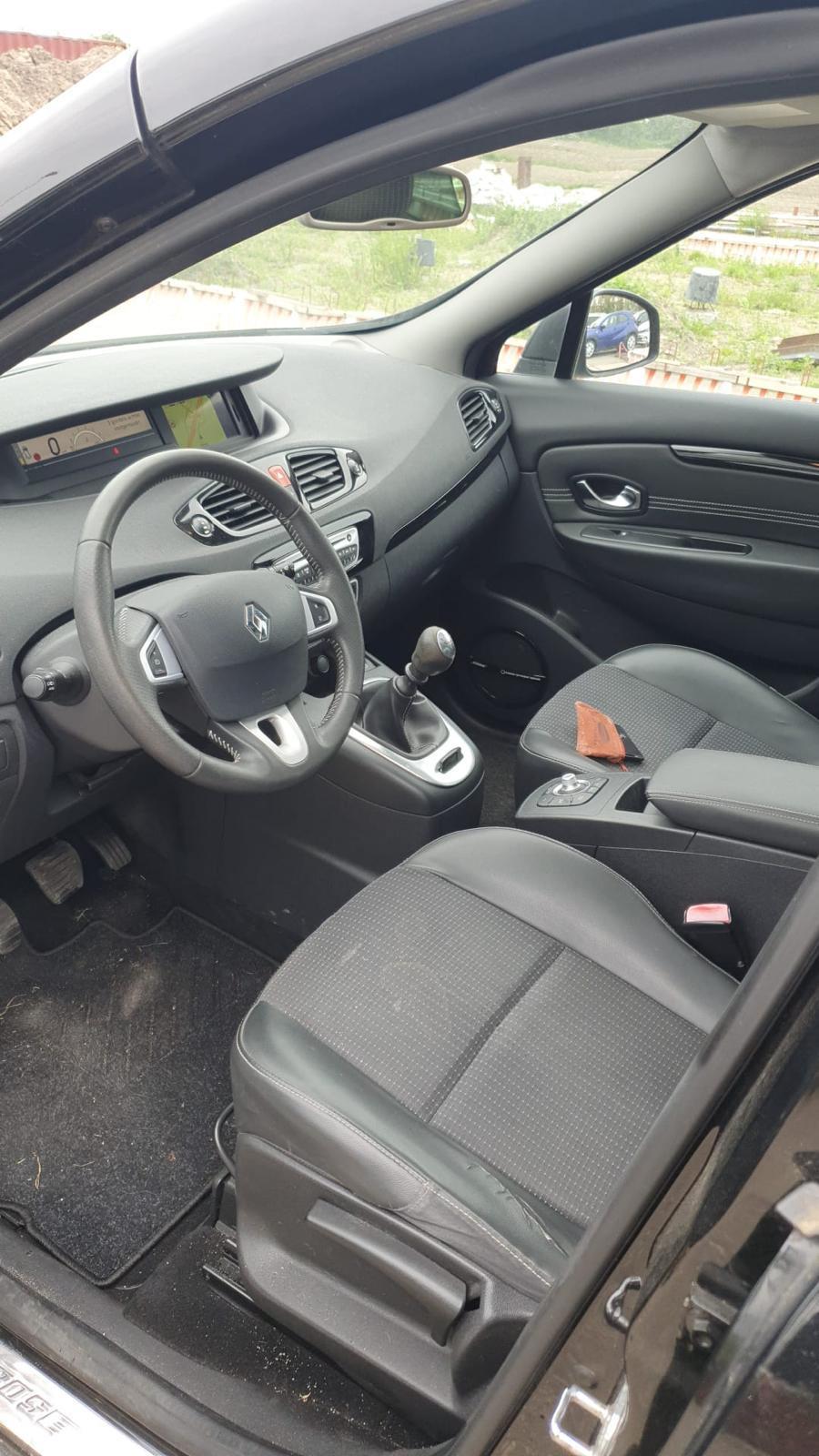 Renault | Grand Scénic | 1.4 TCe Bose | 2011 | 201.957 km | 44RBP6 | Logisch