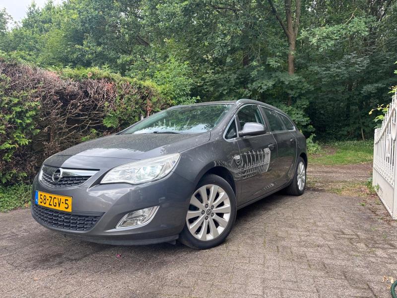 Opel Astra Sports Tourer 1.4 Turbo Cosmo | 2012 | 268,554 km | 58ZGV5 | NAP: Makes sense
