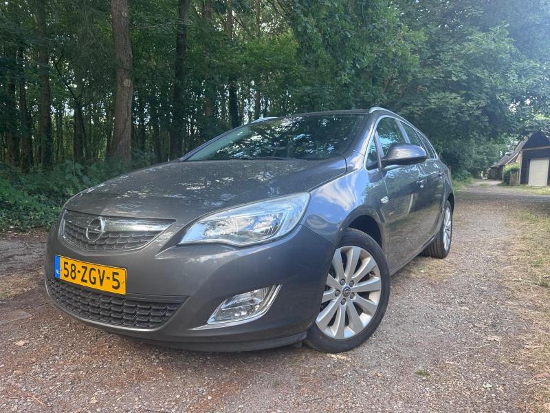 Opel Astra Sports Tourer 1.4 Turbo Cosmo | 2012 | 268,554 km | 58ZGV5 | NAP: Makes sense